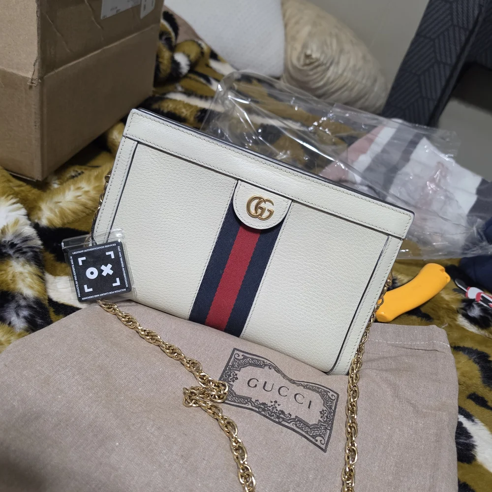 Gucci Womens White Leather Crossbody Bag with Signature Web Stripe - Picture 4 of 10